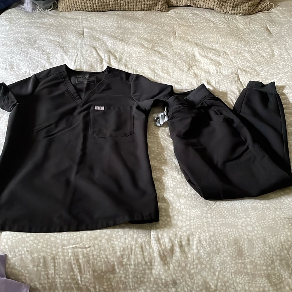 Black Figs Scrubs